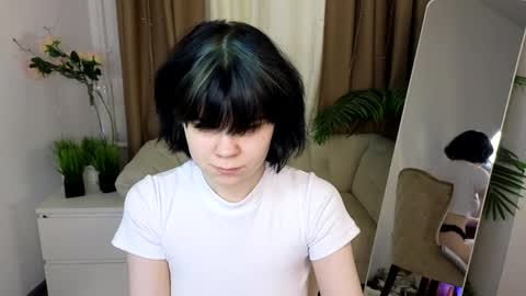 Snapshot of mary_backerr chatting on April 20, 2026, 1:25 pm Mary online show from April 20, 2026, 1:25 pm