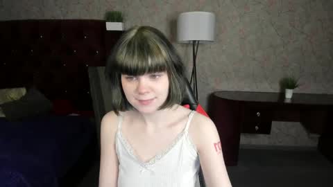 Snapshot of mary_backerr chatting on May 9, 2026, 1:27 pm Mary online show from May 9, 2026, 1:27 pm