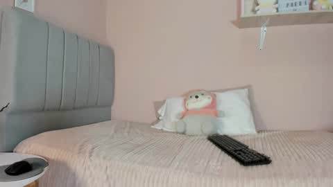 mary_cute9 online show from October 18, 2025, 12:17 pm