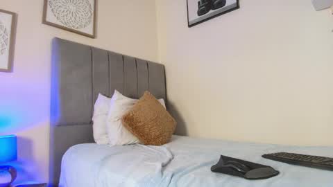 mary_cute9 online show from May 13, 2026, 12:13 pm