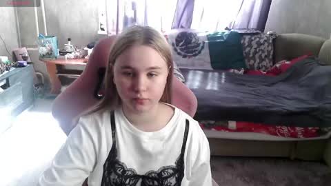  MY NAME IS MILA WELCOME TO MY ROOM online show from April 19, 2026, 8:02 am