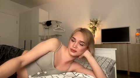 Mary online show from December 5, 2024, 10:34 pm