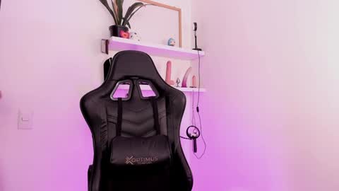 Mary Jane  online show from January 17, 2025, 3:32 pm