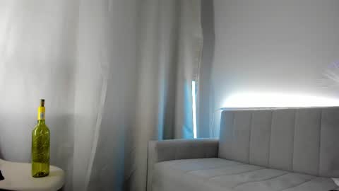 Julia online show from February 26, 2025, 6:26 am