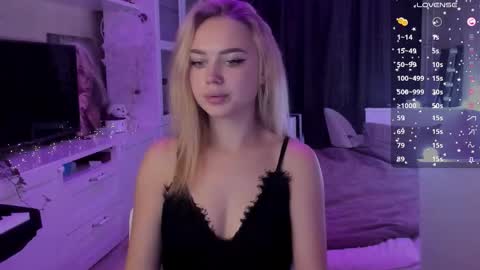 Snapshot of mary_romance chatting on September 10, 2025, 5:35 pm Mary online show from September 10, 2025, 5:35 pm