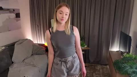 Snapshot of maryajulius chatting on May 12, 2026, 3:42 pm Alice online show from May 12, 2026, 3:42 pm
