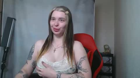 maryh0tlove online show from April 19, 2026, 9:41 am