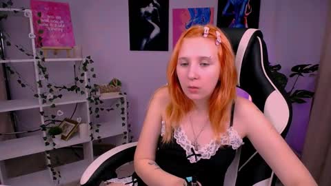 Snapshot of marylanee chatting on October 8, 2025, 3:48 am Mary online show from October 8, 2025, 3:48 am