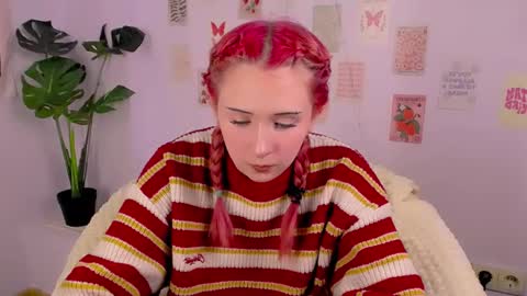 Snapshot of marylanee chatting on October 23, 2025, 10:03 am Mary online show from October 23, 2025, 10:03 am