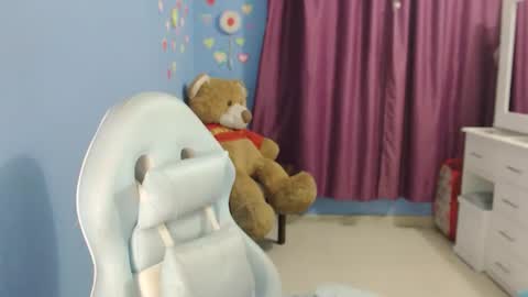 maryline online show from February 14, 2025, 2:39 am