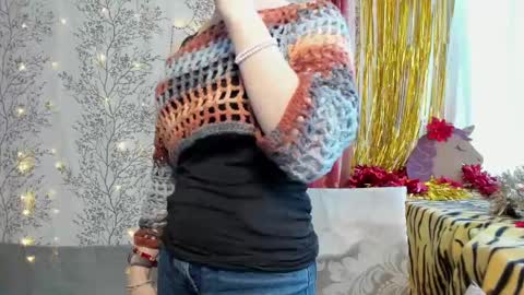 Snapshot of marylou_ chatting on December 26, 2024, 8:39 am Mary Lou online show from December 26, 2024, 8:39 am