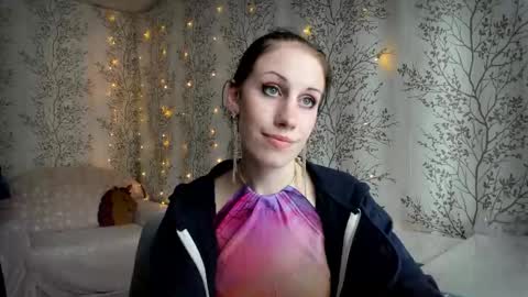 Snapshot of marylou_ chatting on September 22, 2025, 9:22 am Mary Lou online show from September 22, 2025, 9:22 am