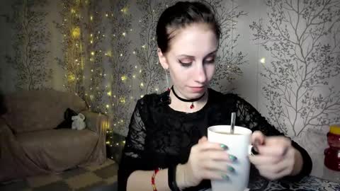 Mary Lou online show from November 26, 2025, 11:44 am