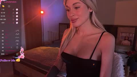 Snapshot of maryrass chatting on November 26, 2025, 7:42 am Mary online show from November 26, 2025, 7:42 am