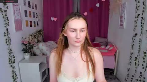 Snapshot of marywaddell chatting on July 19, 2026, 3:49 pm Mary online show from July 19, 2026, 3:49 pm