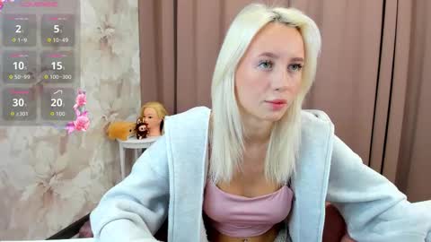 Snapshot of maryy_senn chatting on October 13, 2025, 2:55 am Luucy UTC1 Mon Tue Wed Thu Fri 0500-1130 online show from October 13, 2025, 2:55 am