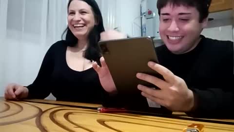 Mary y joni online show from June 9, 2026, 1:17 am
