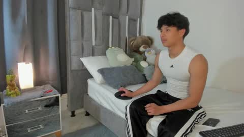 mash_angelo online show from October 23, 2025, 8:40 pm