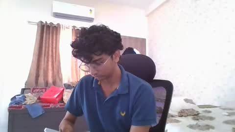 Mask Boy online show from October 29, 2025, 2:58 am