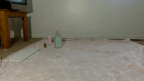 Snapshot of masked_femboy_stella chatting on September 26, 2025, 9:30 pm Masked Femboy online show from September 26, 2025, 9:30 pm