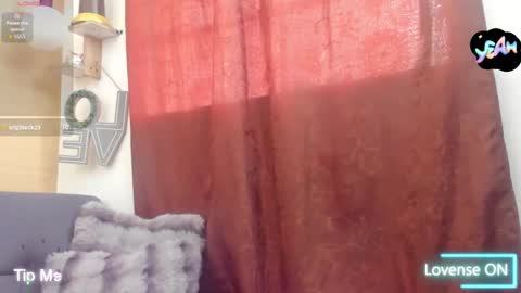 Scarlet  online show from December 13, 2025, 7:53 pm