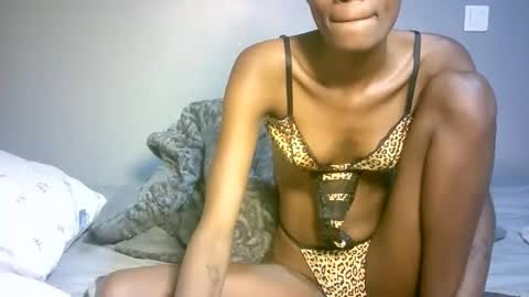 maskgang001 online show from October 26, 2025, 2:06 am