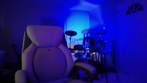 Snapshot of massageartist chatting on November 11, 2025, 1:27 am HappyZending online show from November 11, 2025, 1:27 am