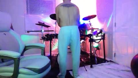 Snapshot of massageartist chatting on January 15, 2026, 3:44 am HappyZending online show from January 15, 2026, 3:44 am