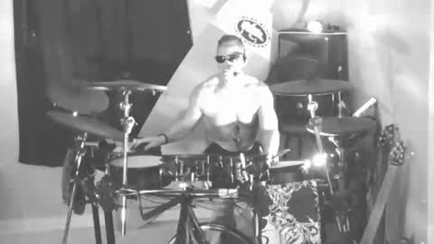 HappyZending online show from April 23, 2026, 2:02 am