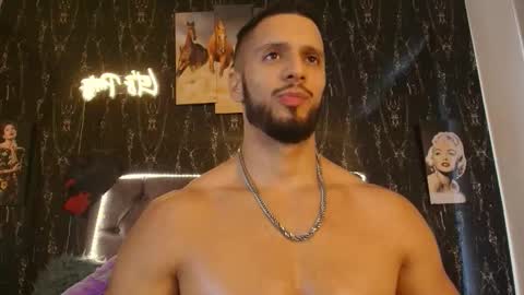 massimo_greco2 online show from November 3, 2025, 9:16 pm