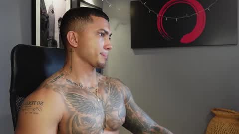 Snapshot of massimo_rizzo_ chatting on November 21, 2025, 8:07 pm Massimo online show from November 21, 2025, 8:07 pm