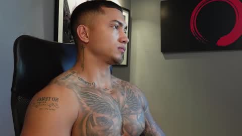 Snapshot of massimo_rizzo_ chatting on November 27, 2025, 8:33 pm Massimo online show from November 27, 2025, 8:33 pm