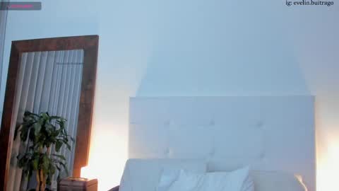 Snapshot of massivecockfuckbunny chatting on February 19, 2025, 2:01 am Eve Independent model online show from February 19, 2025, 2:01 am