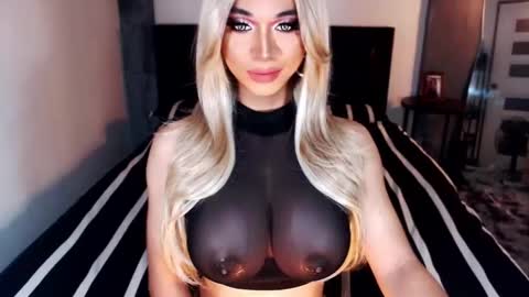 Snapshot of massivecockxmistress chatting on October 14, 2025, 2:23 am Aica online show from October 14, 2025, 2:23 am