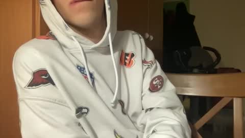 massiverob99 online show from April 17, 2026, 4:21 pm