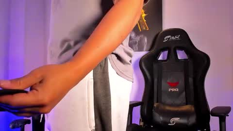 Snapshot of masters_boys chatting on January 14, 2026, 2:17 am KONAN online show from January 14, 2026, 2:17 am