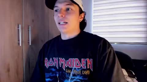 mastrangelo_x online show from August 3, 2026, 10:35 pm