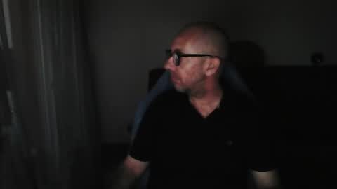 mat11efou online show from October 1, 2025, 5:41 pm