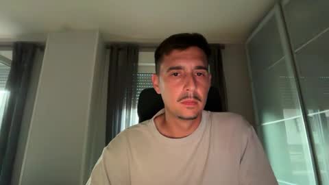 Snapshot of matahavi chatting on June 14, 2026, 6:43 pm Aaron online show from June 14, 2026, 6:43 pm