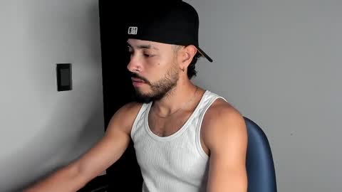 Snapshot of mateobaer_ chatting on April 30, 2026, 3:24 am Mateo Baer online show from April 30, 2026, 3:24 am
