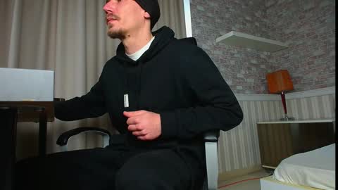 MateoBenjamin online show from December 22, 2025, 11:18 am