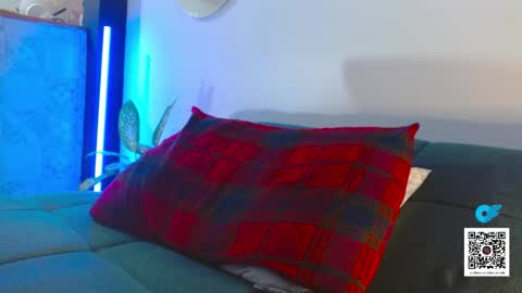 STRURIBE ON INSTAGRAM online show from November 1, 2025, 10:50 am