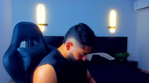 Mathew Flintt  online show from May 21, 2026, 7:32 pm