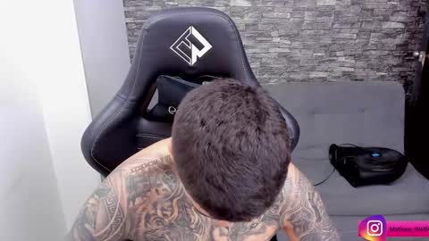 Mathew Independent model online show from November 12, 2025, 6:30 pm