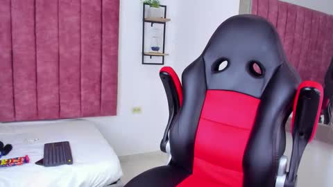 mathias cocks online show from January 17, 2025, 12:31 am