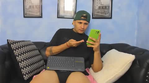 mathias cocks online show from September 13, 2025, 6:02 am