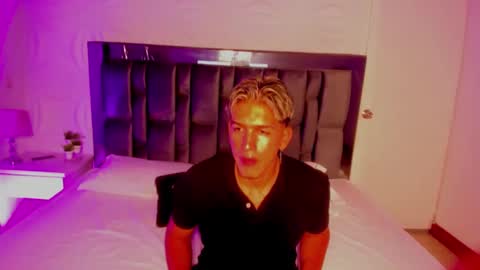MathiasTaylor online show from October 20, 2025, 7:36 pm