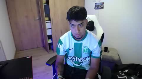 Snapshot of matias_bianco01 chatting on September 14, 2025, 3:16 am matias online show from September 14, 2025, 3:16 am