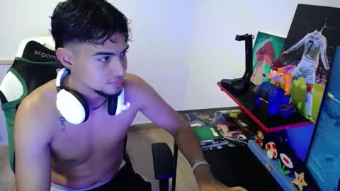 Snapshot of matias_bianco01 chatting on November 25, 2025, 5:07 am matias online show from November 25, 2025, 5:07 am