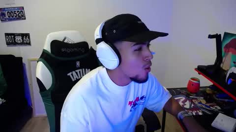 Snapshot of matias_bianco01 chatting on November 28, 2025, 6:05 am matias online show from November 28, 2025, 6:05 am